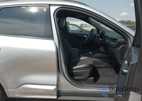 2024 Ford Escape St-Line z USA, uszkodzony, nr VIN 1FMCU0MN7RUA16706